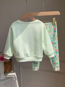 SHEIN Baby Mädchen süßes lässiges gestricktes grünes Cartoon-Muster Langarm Sweatshirt und elastische Taille lange Hose Set - Grün - Übersicht 6