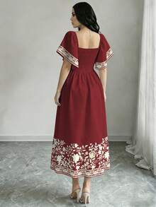 Modelyn 花卉印花時尚方領短袖洋裝，收腰中長裙，花卉圖案酒紅色洋裝 - 彩色 - 查看 2