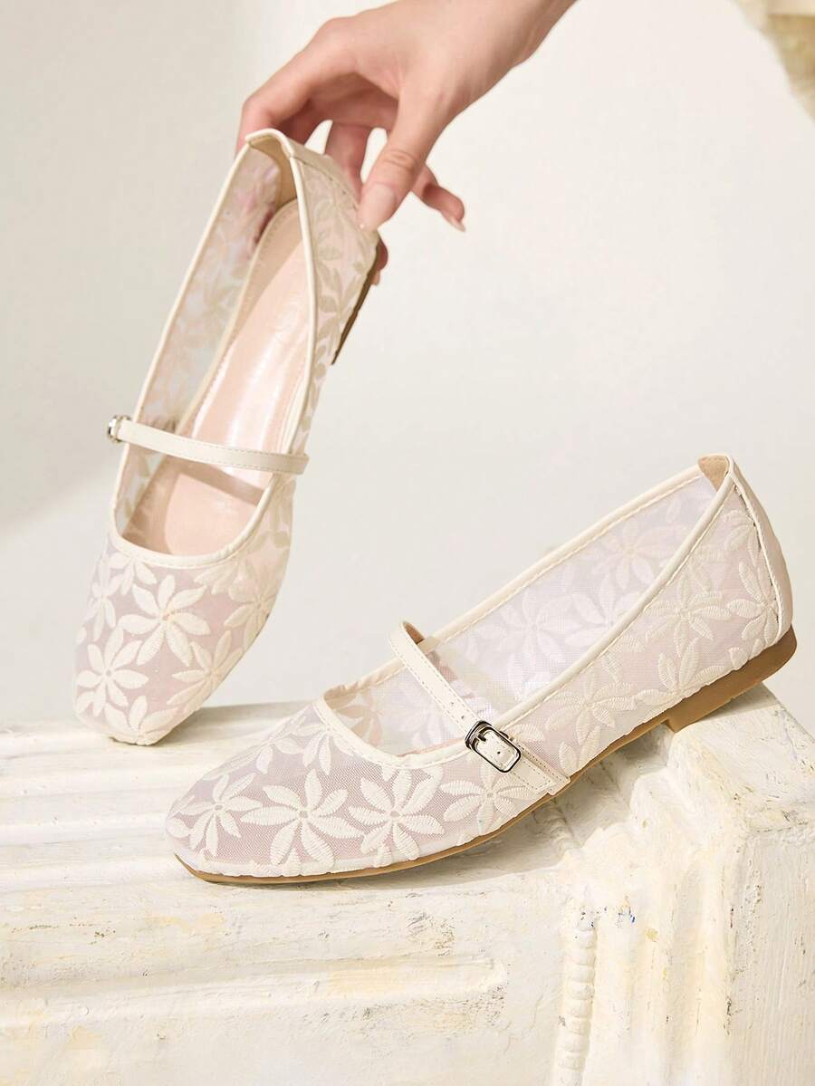 CUCCOO CHICEST 女士春夏蕾丝提花金属扣方头平底鞋，1厘米复古蕾丝面料，家居通勤购物约会旅行节日礼物 - 米色7 - 查看 1