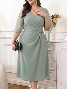 Reflora Plus Size Elegant Party Solid Color Lace Patchwork Dress - Green - View 1
