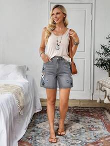 EMERY ROSE Women's Floral Embroidered Pocket Casual Versatile Denim Shorts - Grey - View 3