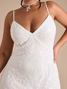 SHEIN BAE Plus Size Elegant Sequin Floral Embroidered Spaghetti Strap Dress Evening Formal Wedding Guest White Summer - White - View 3