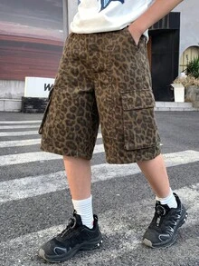 SHEIN Little Byeori 兒童青少年男孩豹紋口袋時尚休閒工裝牛仔短褲 假日棕色夏季款 - 彩色 - 查看 7