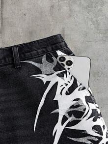 AXEPEAK 大尺碼男款口袋鈕扣哥德圖案休閒百搭日常旅行牛仔短褲 - 黑色 - 查看 4