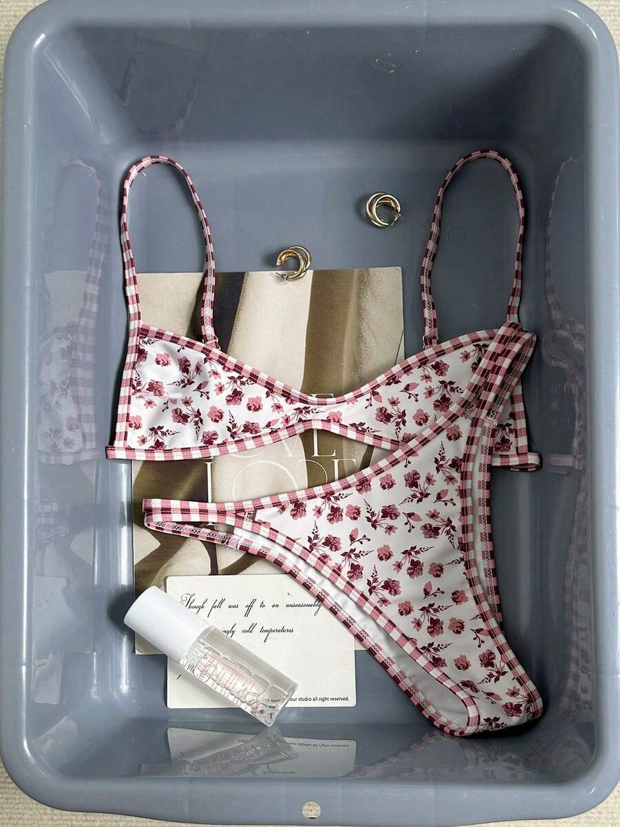 Swim Mod 春夏新款欧美甜美花卉撞色格纹双面两件式泳衣套装,配有抽绳,高衩丁字裤,黄色碎花撞色滚边加垫聚拢性感比基尼泳衣,适合海滩、泳池、生日派对等场合。格纹比基尼度假比基尼花卉比基尼两件式比基尼 - 彩色 - 查看 1