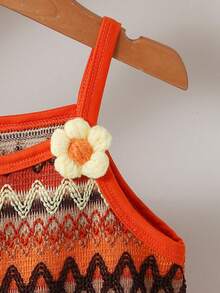 SHEIN Playful Pals 女童夏季新款彩色鉤編彈性波浪條紋細肩帶無袖修身連身褲，附花卉裝飾＋精緻花卉斜挎包，甜美可愛度假海灘穿搭 - 橘色 - 查看 10