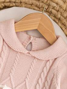 SHEIN Vintaside Kids 新生兒嬰兒針織長袖套頭領毛衣連身衣，附足套連身衣，秋/冬季，杏色淺色，百搭日常穿著，麻花繩編織設計，時尚時尚，對比粉色蝴蝶結設計，優雅大方，可愛，適合日常居家穿著 - 淺粉色 - 查看 3