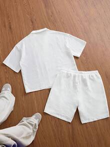 SWAVVY Conjunto de camisa de manga corta con patchwork de encaje y abotonadura sencilla para hombre, y pantalones cortos con bolsillo texturizado y cintura con cordón para vacaciones - Blanco - Ver 7