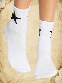 ROMWE Goth 2pairs Men Star Print Crew Socks - Two color black and white - View 8