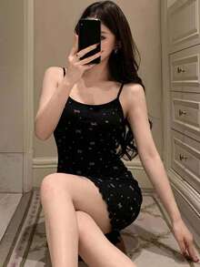 DAZY 春夏蝴蝶結圖案滿版印花對比色蕾絲拼接收腰長款女式睡裙睡衣 - 黑色 - 查看 5