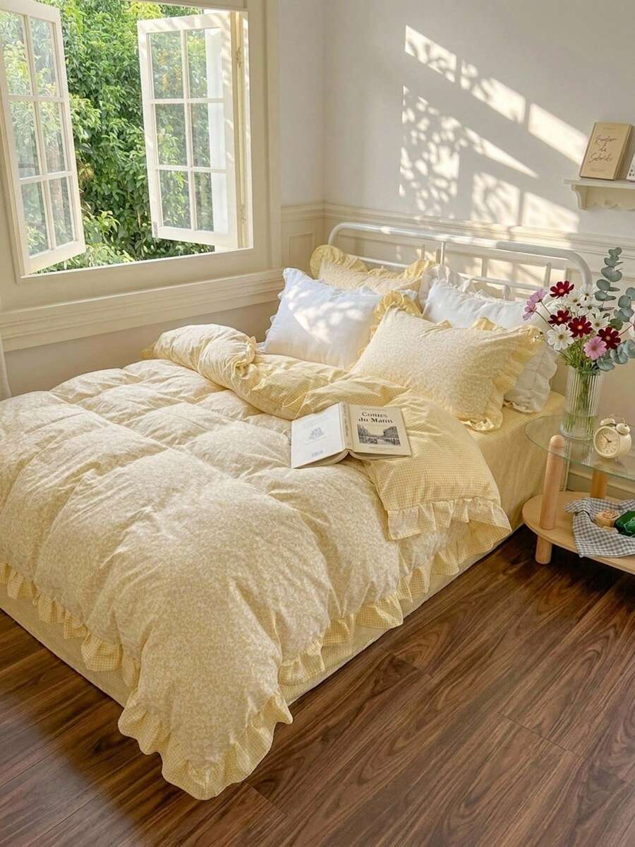 Cirelle Set Perlengkapan Tidur Gaya Pedesaan Prancis Warna Kuning Pastel 3 Buah | Sarung Selimut & Sarung Bantal Motif Bunga dengan Tepi Bergelombang dari Poliester | Dekorasi Kamar Anak Perempuan Gaya Cottagecore Romantis (Tanpa Isian Selimut) - Tepi Daun Teratai Krim Lemon - View 1