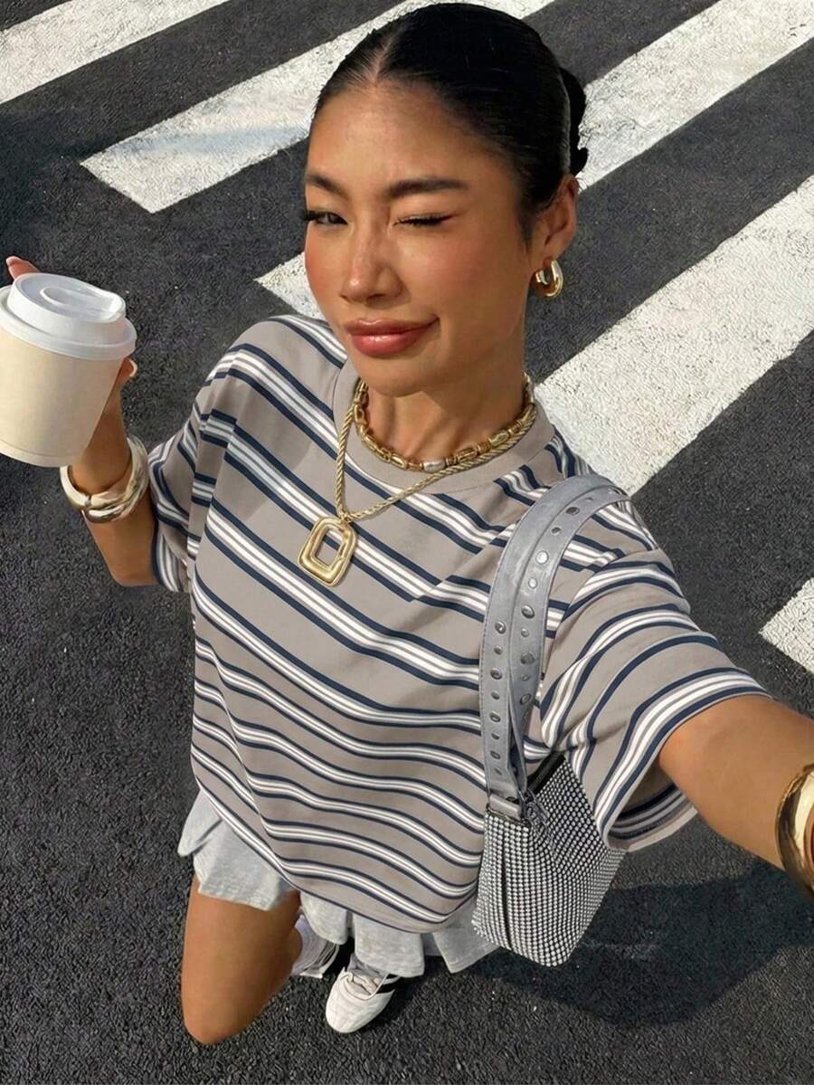 Muchica 女款大尺碼休閒簡約圖案圓領短袖超寬鬆T恤 - 彩色 - 查看 1