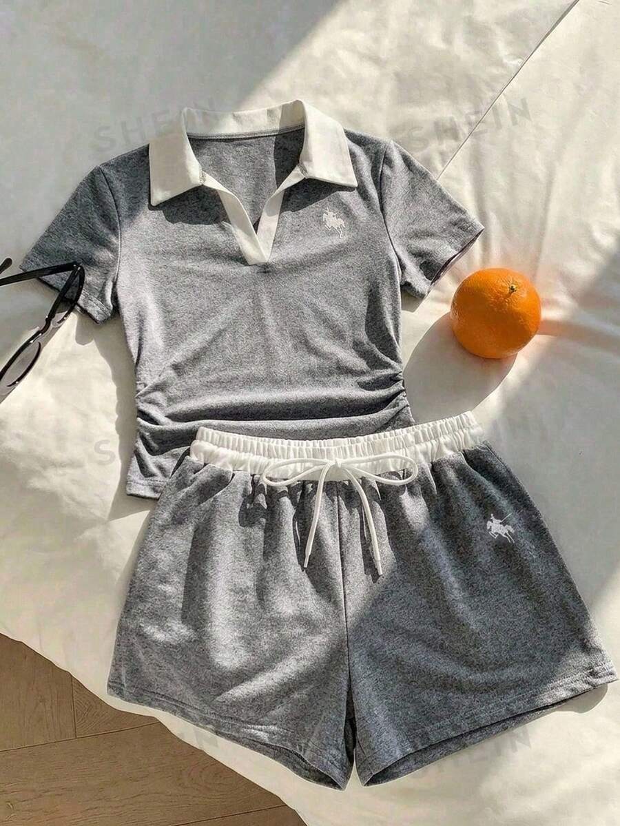 SHEIN 青少年女孩返校刺繡V領騎士T恤 - 灰色 - 查看 1