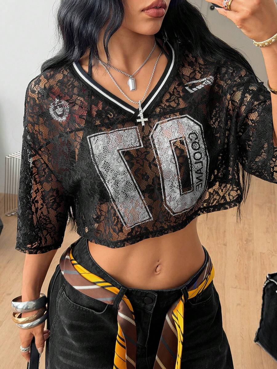 Coolane 女款街頭風酷感復古運動足球球衣字母印花 Y2K Blokecore 短版百搭 T-shirt - 黑色 - 查看 1