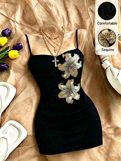 SHEIN Robe mini moulante d'été pour femme, style sexy et à la mode, noire, à fines bretelles, avec sequins, broderie et appliqués, détails floraux brodés sur les côtés, éclat luxueux discret, coupe slim, courte, élégante et accrocheuse, ton noir pur classique, idéale pour un rendez-vous ou une soirée, nouvelle robe d'été sexy noire