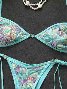 Swim Vcay Swim Bonvoyette 2件組 春夏度假花卉亮片紋理布料 藍色珍珠光澤細肩帶抹胸上衣與側綁帶比基尼泳褲 性感女款泳裝套裝 - 彩色 - 查看 5