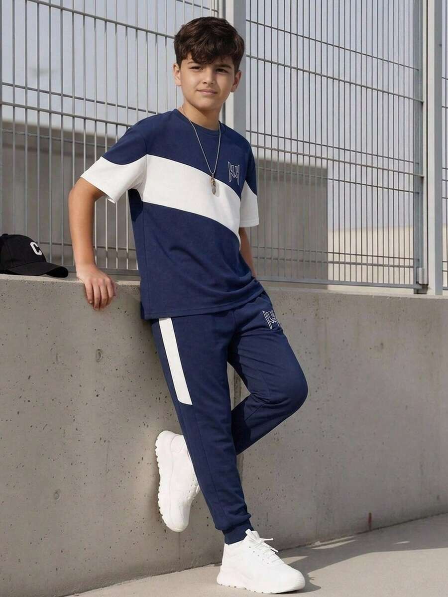 Vacaura 2件套青少年男童休闲撞色拼接字母印花T恤和运动裤套装 - 藏蓝色 - 查看 1