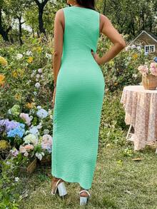 Lyckli Maternity Solid Color Round Neck Sleeveless Fitted Elegant Dress - Green - View 2