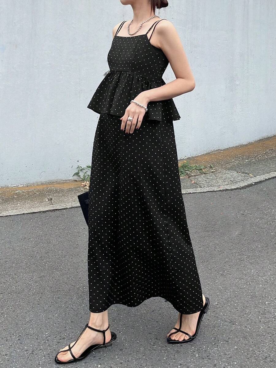FRIFUL Gaun Panjang Wanita Motif Polkadot dengan Tali Bahu Tipis, Model 2 in 1, Pinggang Dirampingkan, dan Detail Kerut untuk Memperampingkan Tubuh, Cocok untuk Musim Panas. - Hitam - View 1