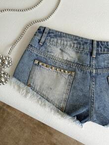 SHEIN Shorts mini de mezclilla vintage con remaches y cintura ultra baja - Neblina azul - Ver 5