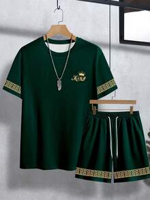 Manfinity Roughcore Classic Versatile Dark Green Men's Short Sleeve T-Shirt And Shorts Set, Gold "King" Icon Sleeve Cuff Floral Design, Mature Cool Street Style - Multicolor - View 3