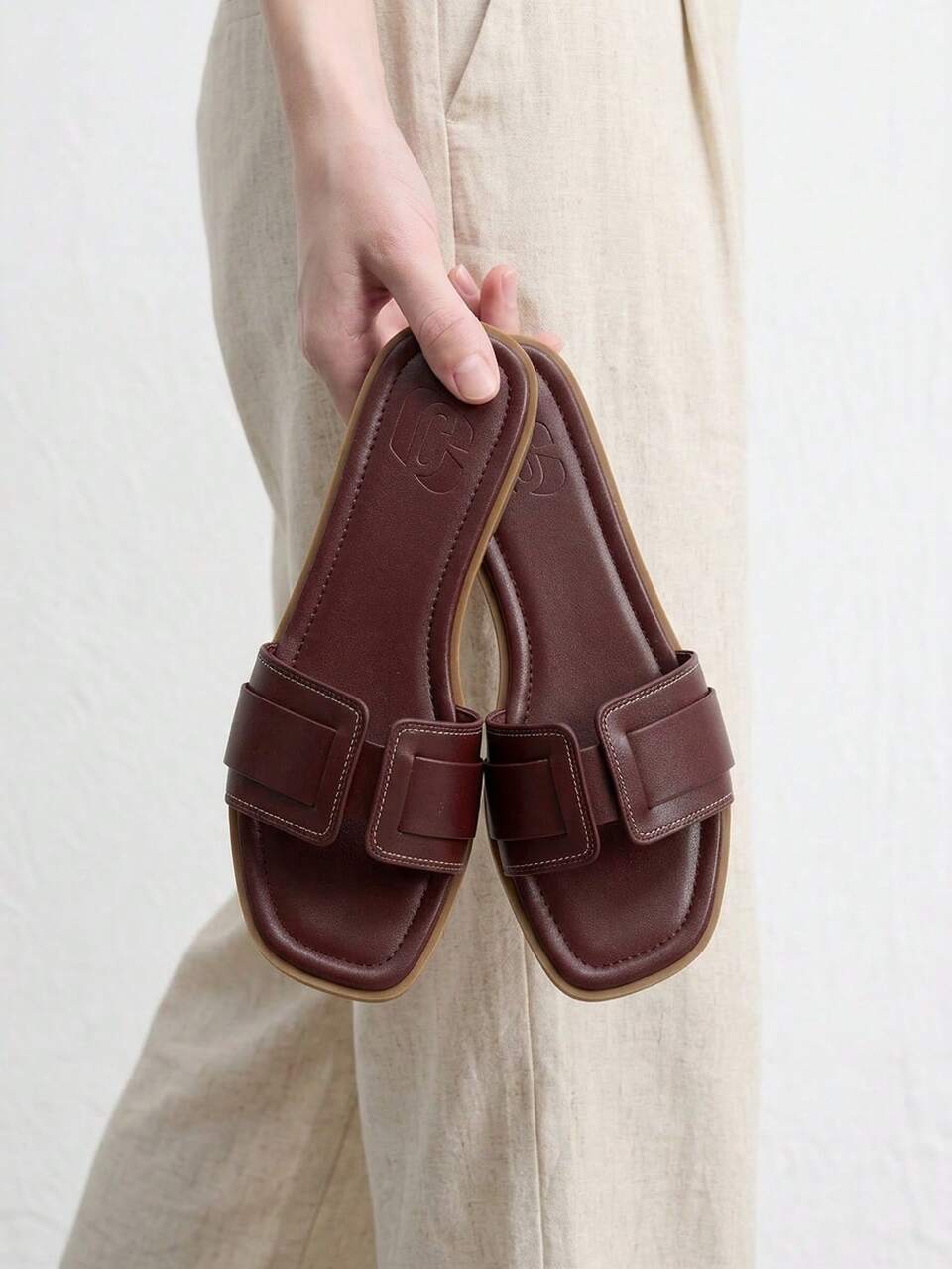 CUCCOO BIZCHIC Summer New Burgundy Beach Vacation Casual Ladies Flat Sandals