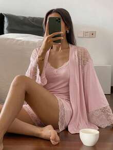 DAZY 3件組迷人蕾絲拼接翻領吊帶上衣與長褲女款睡衣套裝 - 粉色 - 查看 3