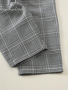 SHEIN 2件組男嬰可愛都市學院風休閒短袖熊圖案拼接POLO衫彈性腰貼布褲套裝，適合生日派對、晚宴、表演、婚禮、滿月、洗禮、周歲慶祝、嬰兒洗禮，適合春夏出遊度假旅行 - 彩色 - 查看 8