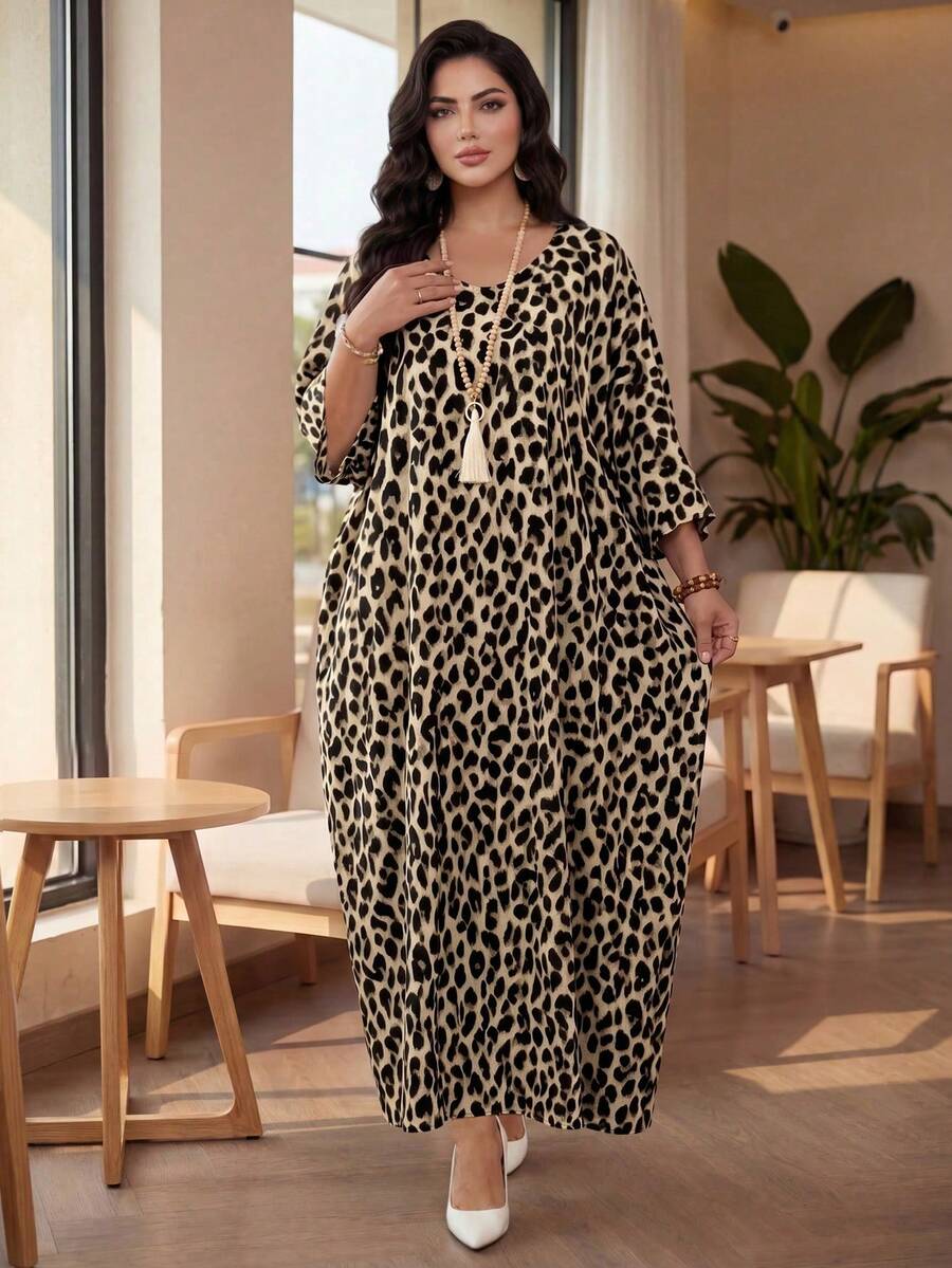 Auveirra Vestido plus size com estampa de oncinha e manga morcego, ideal para festas - Multicolorido - Ver 1