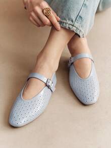 Màu xanh.