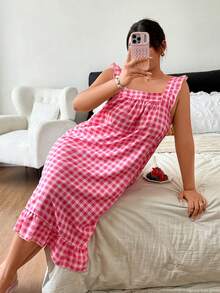 Slumberry CURVE فستان نوم فضفاض مريح مقاس كبير بطبعة مربعات وحافة مكشكشة بأسلوب INS كاجوال حلو - وردي - مشاهدة 5