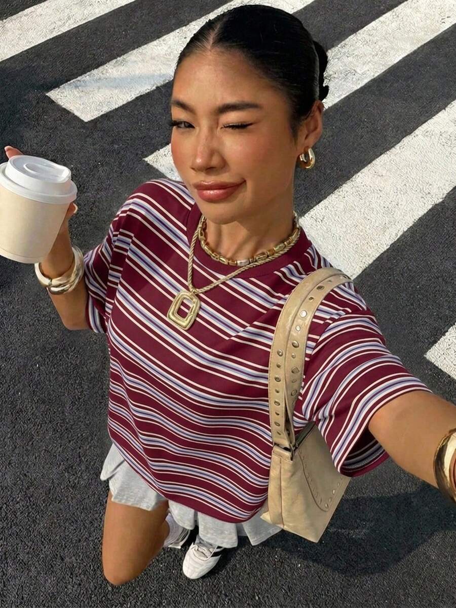 Muchica 女款大尺寸休閒極簡圖案圓領短袖超寬鬆T恤 - 彩色 - 查看 1