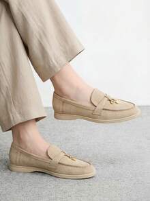 Màu kaki nhạt