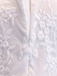 女童白色網紗花瓣刺繡正式洋裝，輕盈柔軟面料，適合春夏季、度假、畢業、返校、婚禮季、舞會與正式場合 - 白色 - 查看 9