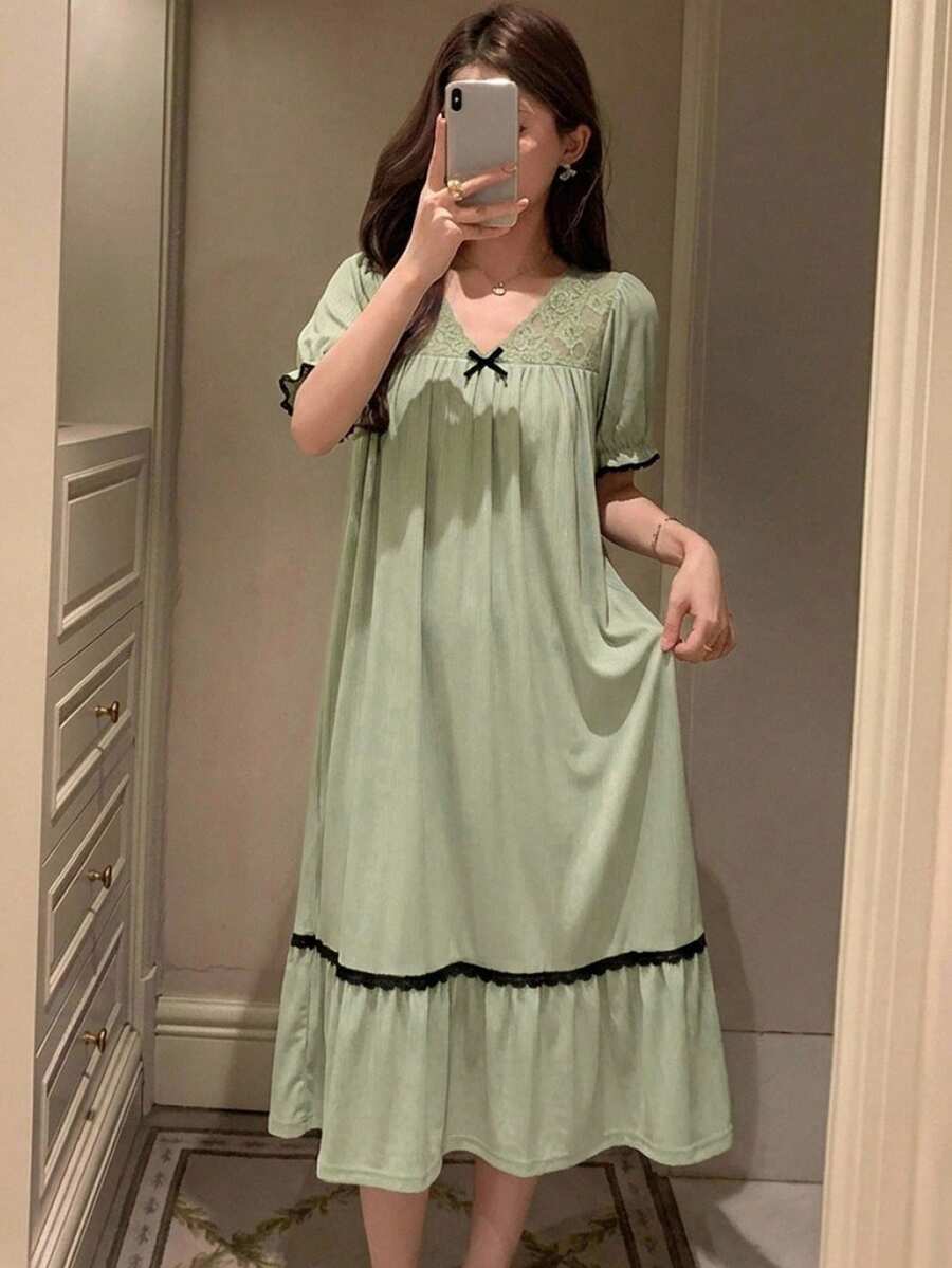DAZY 女款V領蕾絲拼接蝴蝶結裝飾百褶休閒居家睡裙 夏季睡衣 - 綠色 - 查看 1
