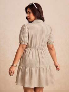 SHEIN Essnce 大尺碼女款條紋百褶單排扣休閒日常外出洋裝 - 彩色 - 查看 2