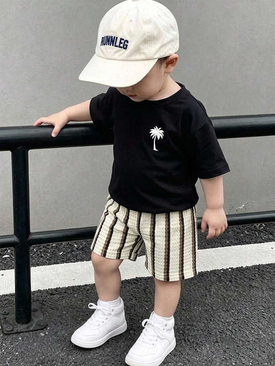 SHEIN Playful Pals 男嬰夏季清爽套裝 刺繡椰子樹T恤 + 條紋短褲 日常外出舒適套裝 - 彩色 - 查看 1
