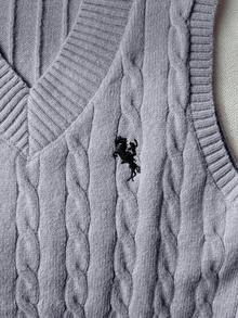 SHEIN 青少年女孩淺杏色V領刺繡針織背心毛衣，柔軟舒適，適合日常、外出、旅行、度假、居家、托兒所與遊戲時間 - 灰色 - 查看 3