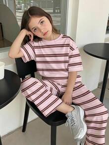 開學季 Y2K 邁拉德棕色與粉色學院風對比條紋 少女休閒極簡卡通印花圓領短袖上衣與喇叭褲 2件套 夏季音樂節 BM 美式復古甜美戶外野餐出遊街頭風 - 彩色 - 查看 1
