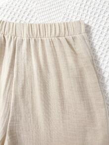 SHEIN Vintaside Kids 女童休閒舒適棕色方領細肩帶背心上衣，雙層荷葉邊肩帶、收腰設計與傘裙擺 + 米色短褲，適合日常穿著、居家、休閒出遊、親子旅行、小滿月/1歲生日與親友聚會 - 棕色 - 查看 9