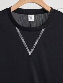 SHEIN 兒童 2 件組青少年男孩休閒舒適時尚簡約圓領短袖 T 恤與長褲套裝，經典校園風，酷感條紋圖案印花，Super Silhouette 騎士牛仔小馬 Logo 印花，適合春夏 - 白色 - 查看 6