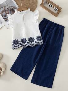 SHEIN Elladie kids 2件組女童夏季新款小圓領露背水滴藍蝴蝶結仿刺繡印花布料短袖荷葉袖前胸蝴蝶結裝飾上衣休閒直筒短褲簡約復古時尚套裝 - 白色 - 查看 3