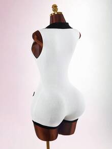Amplova Women's Sexy Avant-Garde Black & White Colorblock Sleeveless Knit Romper - Black and White - View 5