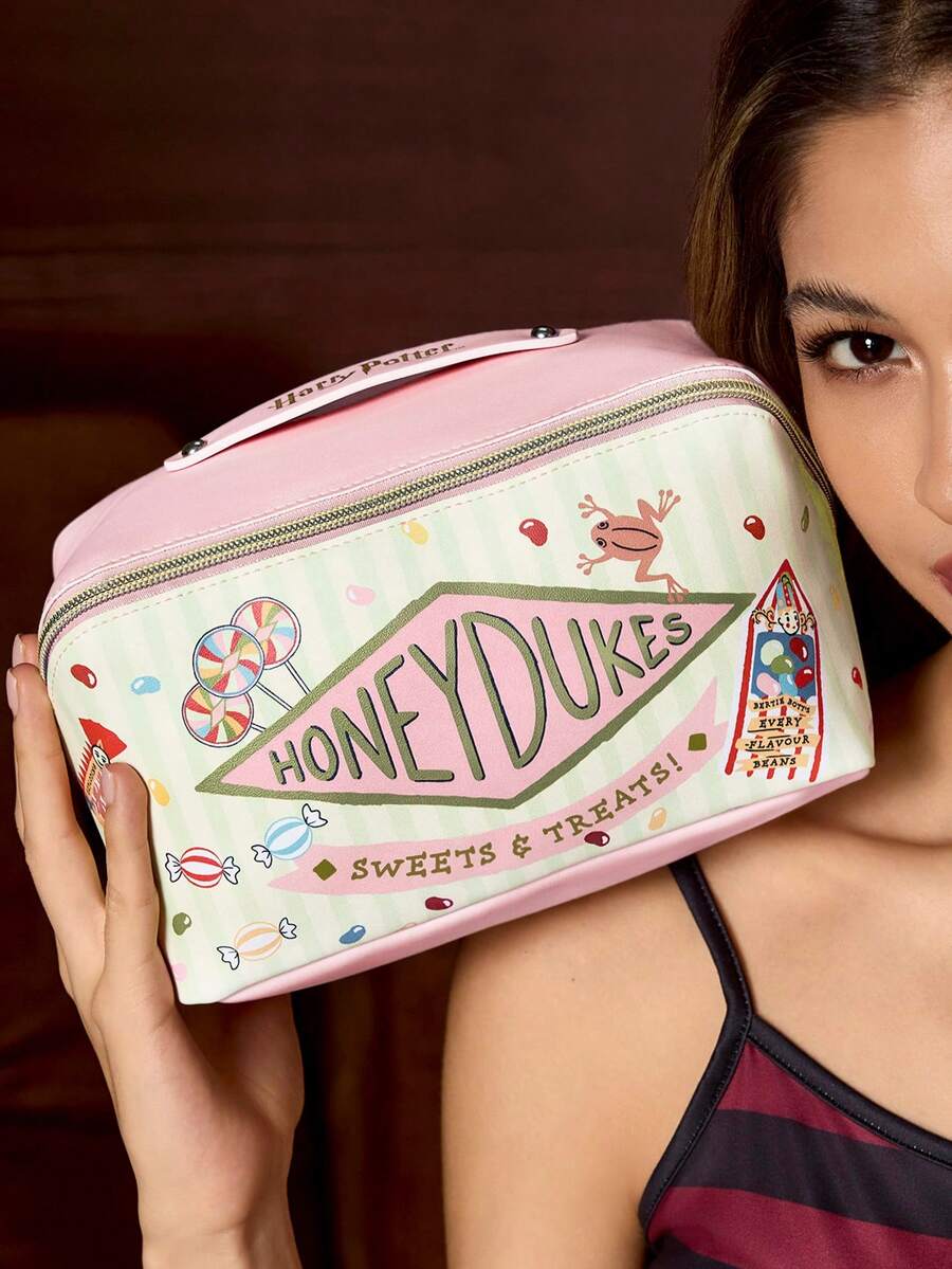 HARRY POTTER X SHEIN 1pc Cute Cartoon Pattern Printed Large Capacity Foldable PU Leather Cosmetic Bag, Multi-Functional Storage Pouch, Small Item Organizer Bag, Travel Storage Bag, Digital Accessories Storage Bag, Suitable For Daily Carry, Travel, Work, Makeup Or Study, For Women And Students, Magic, HONEY DUKES - Pink - View 1