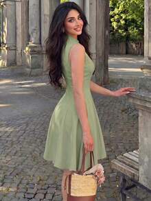 Modelyn 女款春夏杏色編織無袖水滴領金屬鈕扣收腰A字優雅浪漫洋裝 - 薄荷綠 - 查看 6
