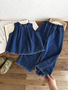 SHEIN LMoss Kids 少女女孩 2 件套鏤空刺繡花卉圖案藍色牛仔寬鬆背心上衣與長褲 - 深色水洗藍 - 查看 11