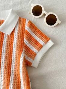 SHEIN Playful Pals 2件組小男孩夏季復古條紋紋理短袖 Polo 衫 + 休閒短褲套裝，適合日常外出、幼兒園、家庭旅行等場合 - 橘色 - 查看 5