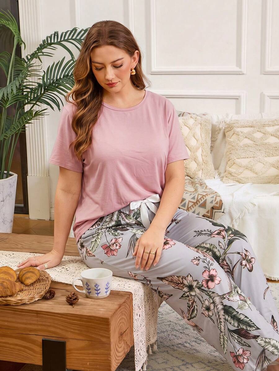 Serenescape Conjunto de pijama de talla grande para mujer con cuello redondo, unicolor y estampado de plantas & pájaros - Multicolor - Ver 1