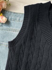 SHEIN 青少年女孩淺杏色V領刺繡針織背心毛衣，柔軟舒適，適合日常穿著、外出、旅行、度假、居家、托兒所及玩耍 - 黑色 - 查看 5
