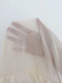 Balvessa Blusa sin mangas de cuello redondo con volantes en los lados, espalda con abertura y diseño plisado fluido, adecuada para uso casual y de oficina - Beis - Ver 3